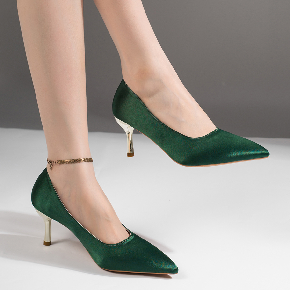 Damskie zielone satynowe czółe – Court Heel Pointed recenzja i cena